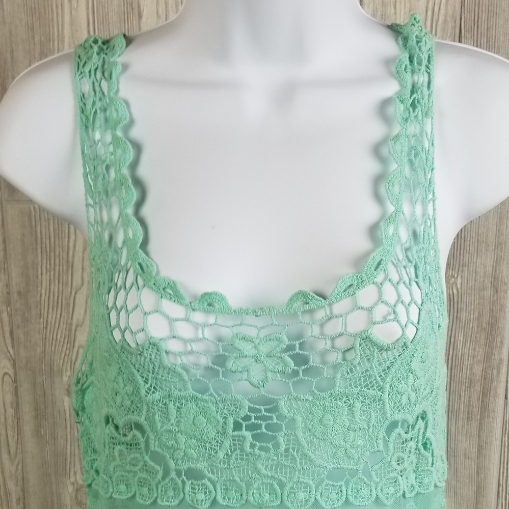 3 / $15  Body Central Lace Tank Top - Picture 2 of 5